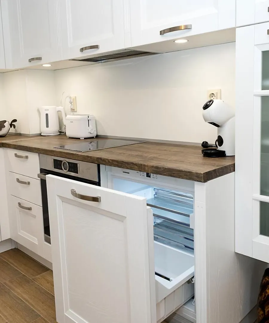 Stylish 1Br Steps From Sea Garden I Central Varna Appartement