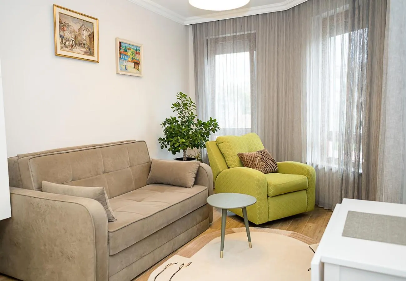 Stylish 1Br Steps From Sea Garden I Central Varna Appartement
